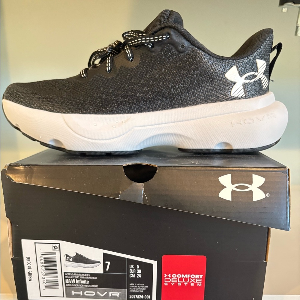 Women’s Under Armour Infinite running sneakers, size 7, brand new in box
